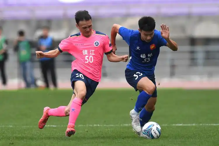 欧冠对决：巴黎圣日耳曼 VS 利物浦